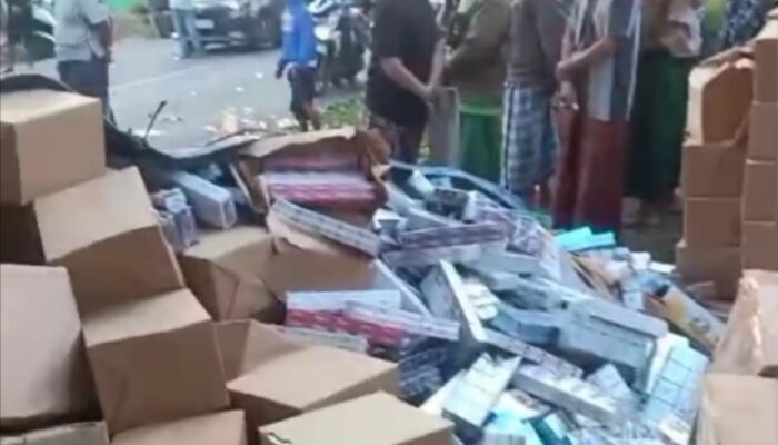 Kecelakaan Dua Kendaraan di Ketapang Sampang, Warga Dikejutkan Ceceran Rokok di Lokasi