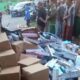 FOTO: Tumpukan Rokok di tepi Jalan Raya Rabiyan, Dusun Sembung, Desa Rabiyan, Kecamatan Ketapang, Kabupaten Sampang. @by_News9.id