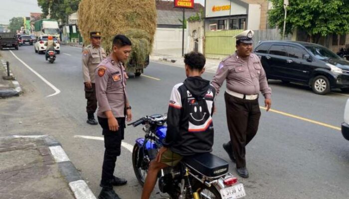 Polsek Babat Tindak Tegas Kendaraan Knalpot Brong, Satu Unit Motor Diamankan