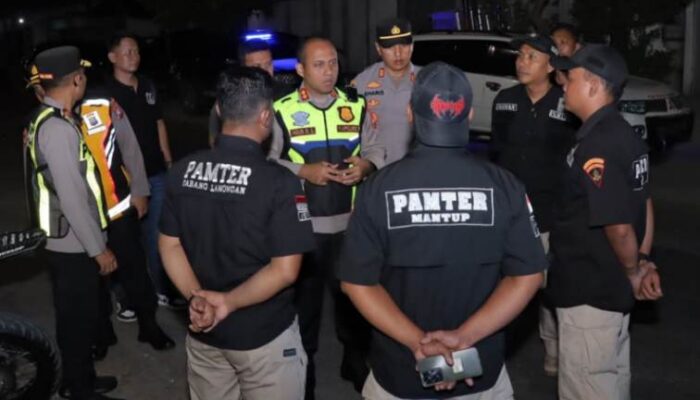 Kapolres Lamongan Pimpin Langsung Penyekatan di Titik Perbatasan