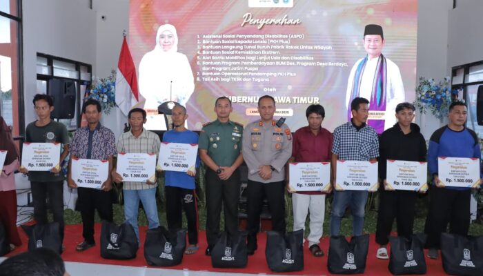 Kapolres Lamongan Hadiri Kegiatan SAPA BANSOS dan Penyerahan Bantuan Sosial oleh Gubernur Jatim di SMK Negeri Maritim Brondong