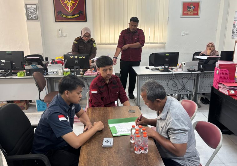 FOTO: Kinerja Tim Tabur Kejaksaan Negeri (Kejari) Lamongan saat menangkap DPO Narkotika. @by_News9.id