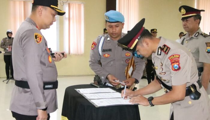 Upacara Sertijab Kapolsek Lenteng, Ini Pesan Kapolres Sumenep