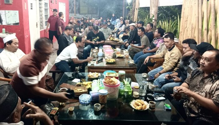 Dulu Datang Saat Kampanye, Kini Pergi Saat Rakyat Menangis, Di Mana Engkau Bunda Ipuk