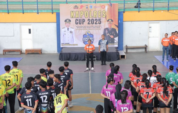 FOTO: Kapolres Lamongan AKBP Agus Dwi Suryanto, S.I.K., M.H, yang secara resmi membuka turnamen, @by_News9.id