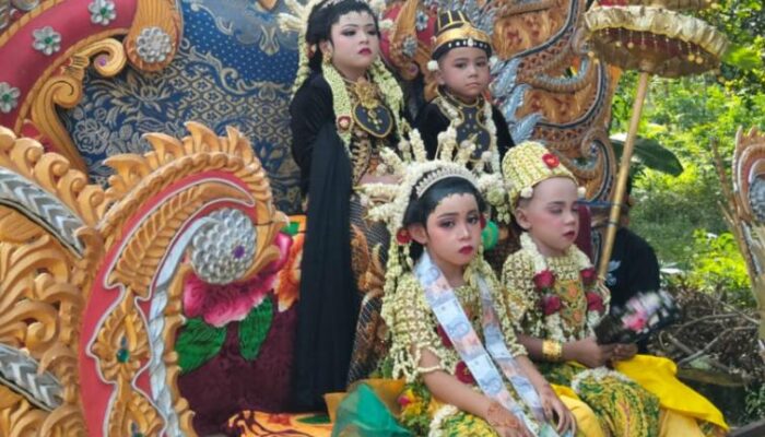 Parade Musik Tongtong Guncang Jadung, Ribuan Warga Padati Haflatul Imtihan Tarbiyatus Shibyan