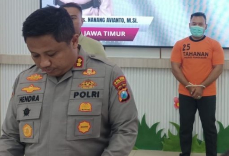 FOTO: Kapolres Pamekasan saat konferensi pers bersama pelaku berinisial ZA (46), yang diketahui seorang ASN asal Sampang, @by_News9.id