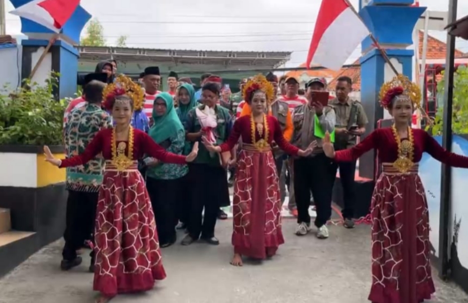 FOTO: Tim Verifikasi Lapangan (Verlap) dari Dinas Lingkungan Hidup (DLH) Provinsi Jawa Timur. @by_News9.id