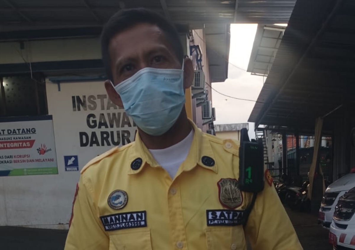 FOTO: Oknum Satpam yang tidak punya attitude, dan sikap sombong petantang petenteng. minggu sore (6/7). @by_News9.id