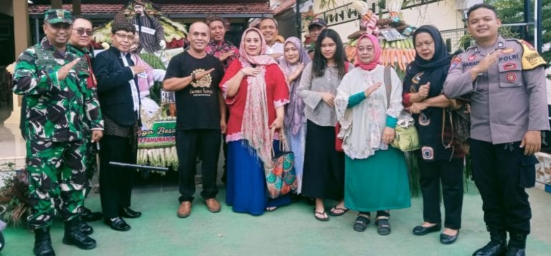 FOTO: Kepala Desa beserta muspika Sumbersuko. @by_News9.id