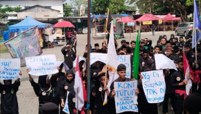 Gagal Tampil di Porprov Jatim, Ratusan Pesilat di Sampang Gruduk Kantor KONI