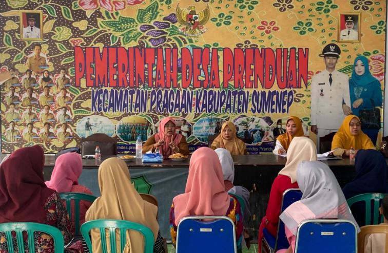 FOTO: Dinkes Sumenep saat monitoring pendampingan ibu hamil KEK yang digelar di Desa Prenduan. @by_News9.id