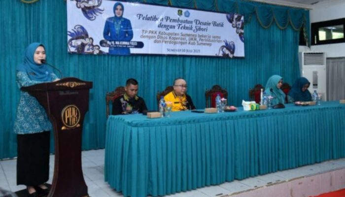 Perempuan Sumenep Dilatih Batik Shibori, Menjaga Budaya Menembus Pasar Dunia
