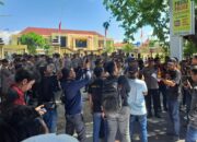 Ulang Tahun Kasatreskrim Polres Sumenep Dihadiahkan Aksi Demo Tuntut Transparansi Kasus BSPS 2024