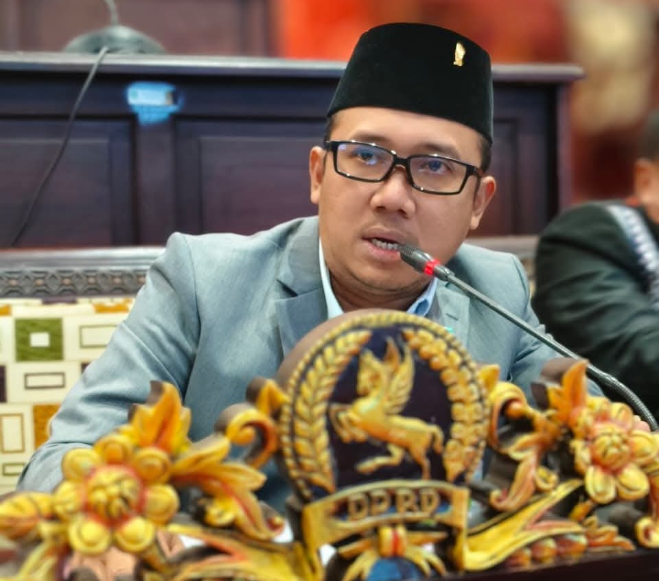 FOTO: Ketua Komisi I DPRD Sumenep, Darul Hasyim Fath, saat membuka jalannya fit and proper test. @by_News9.id