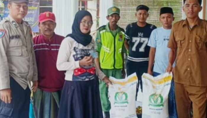 Penyaluran Beras Bulog di Desa Kalangan Prao Berjalan Lancar, Warga Bersyukur