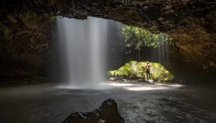 Air Terjun “Antrukan Pawon” Dunia Tersembunyi di Lumajang Cocok Buat Healing
