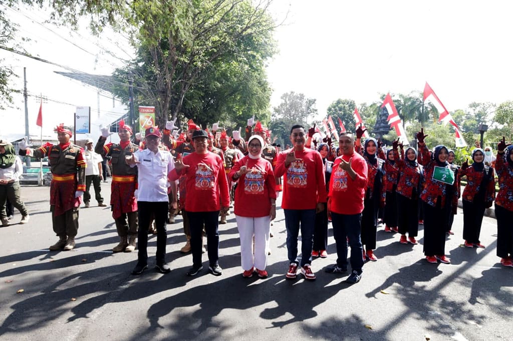 FOTO: Lomba Baris Berbaris memeriahkan peringatan ke-80 Kemerdekaan Republik Indonesia. @by_News9.id