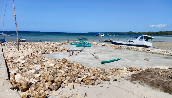 Proyek Tangkis Laut Rp200 Juta di Kangayan Diduga Diselewengkan