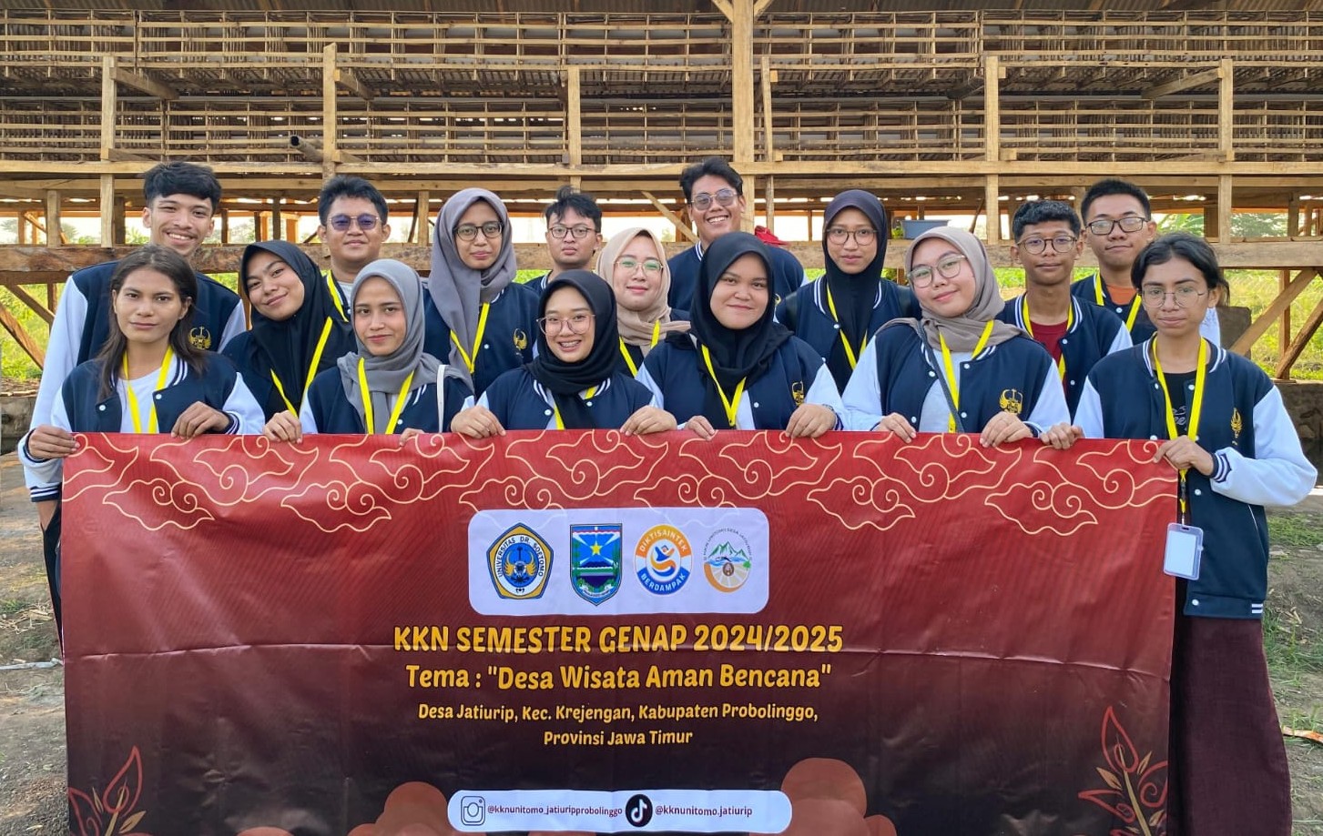 FOTO: Kelompok KKN Mahasiswa dari Universitas Dr. Soetomo (Unitomo) Surabaya. @by_News9.id