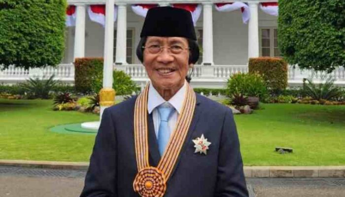 Dewas KONUS Mendapat Tanda Kehormatan “Bintang Jasa Naraya” dari Presiden RI