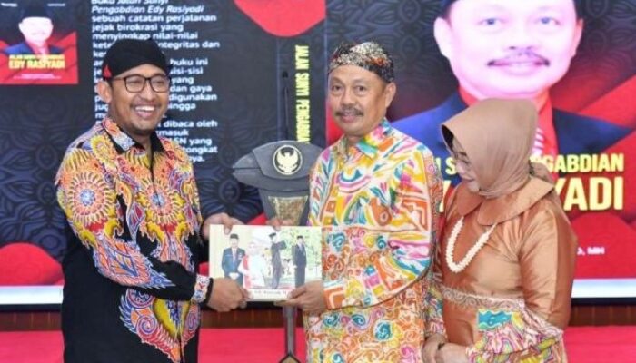Sekda Sumenep Edi Rasiyadi Purna Tugas, Bupati Fauzi: Beliau Teladan Integritas dan Loyalitas