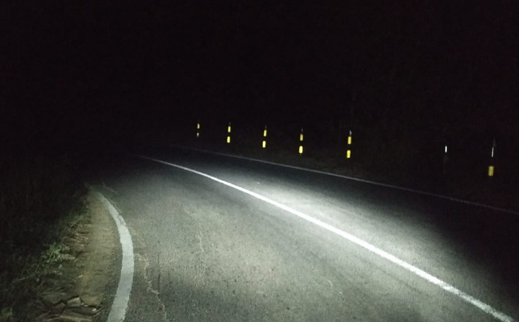 FOTO: Lokasi penerangan jalan umum (PJU) di perbatasan Desa Gapura Timur dengan Desa Batang Batang Laok, @by_News9.id