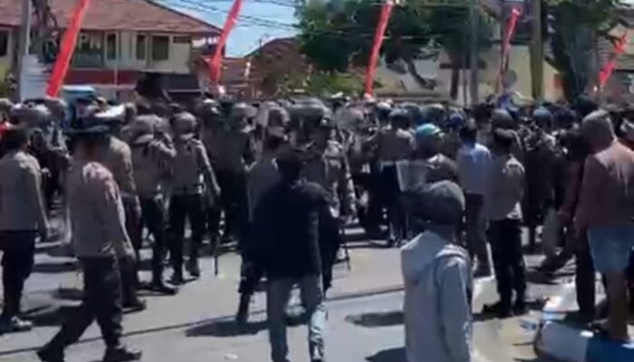 Aksi Solidaritas Mahasiswa Sampang Ricuh, Polisi Amankan Satu Orang Diduga Provokator