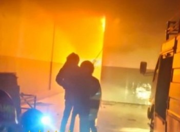 FOTO: Gudang penyimpanan sampel tembakau milik Fauzan yang terbakar. @by_News9.id