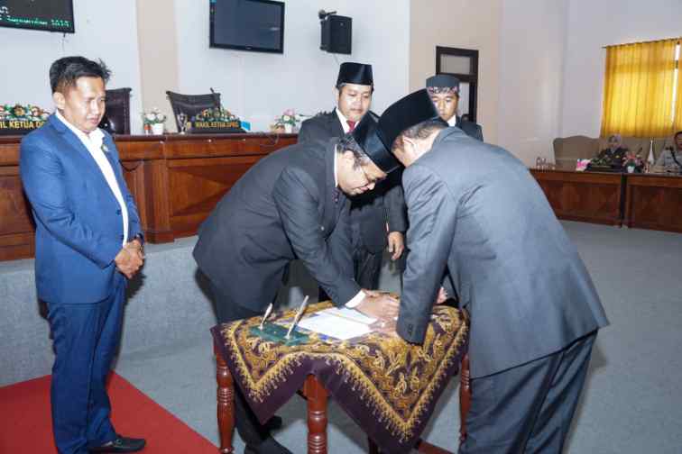 Sampang Melangkah Pasti! Wabup dan DPRD Sahkan Masterplan Pariwisata 2025-2040