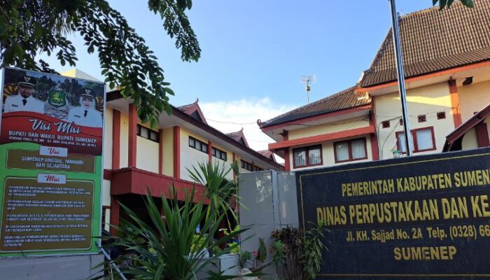 Flyer Bupati Lawas Masih Mejeng di Kantor Perpusda, Tanda Tak Hormati Kepemimpinan Baru