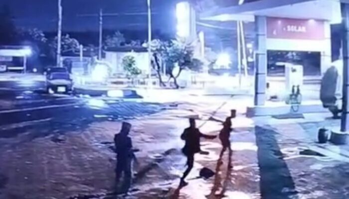Tiga Pria Bersenjata Tajam dan Api Keroyok Petugas SPBU di Sampang, Polisi Selidiki Motif