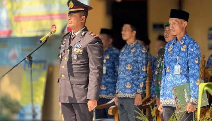 Semangat Sumpah Pemuda, Kapolsek Krejengan Pimpin Upacara di Kecamatan Krejengan