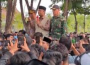 Wabup Sampang Temui Massa Aksi, Janji Kawal Tuntutan Soal Pilkades