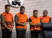 Bupati dan Pejabat Ponorogo Digelandang KPK dalam OTT Tengah Malam