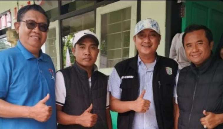 Utusan Khusus Presiden Bidang Pariwisata Tinjau Pengungsian Erupsi Semeru Di SDN 04 Supiturang Pronojiwo