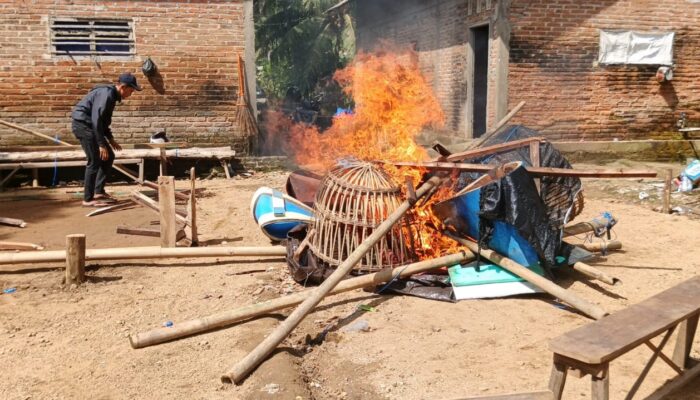 Respon Cepat Polsek Pesanggaran Gerebek Arena Sabung Ayam