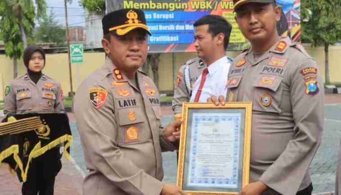Kapolsek Krejengan Raih Penghargaan, Bukti Polisi Hadir untuk Solusi di Probolinggo