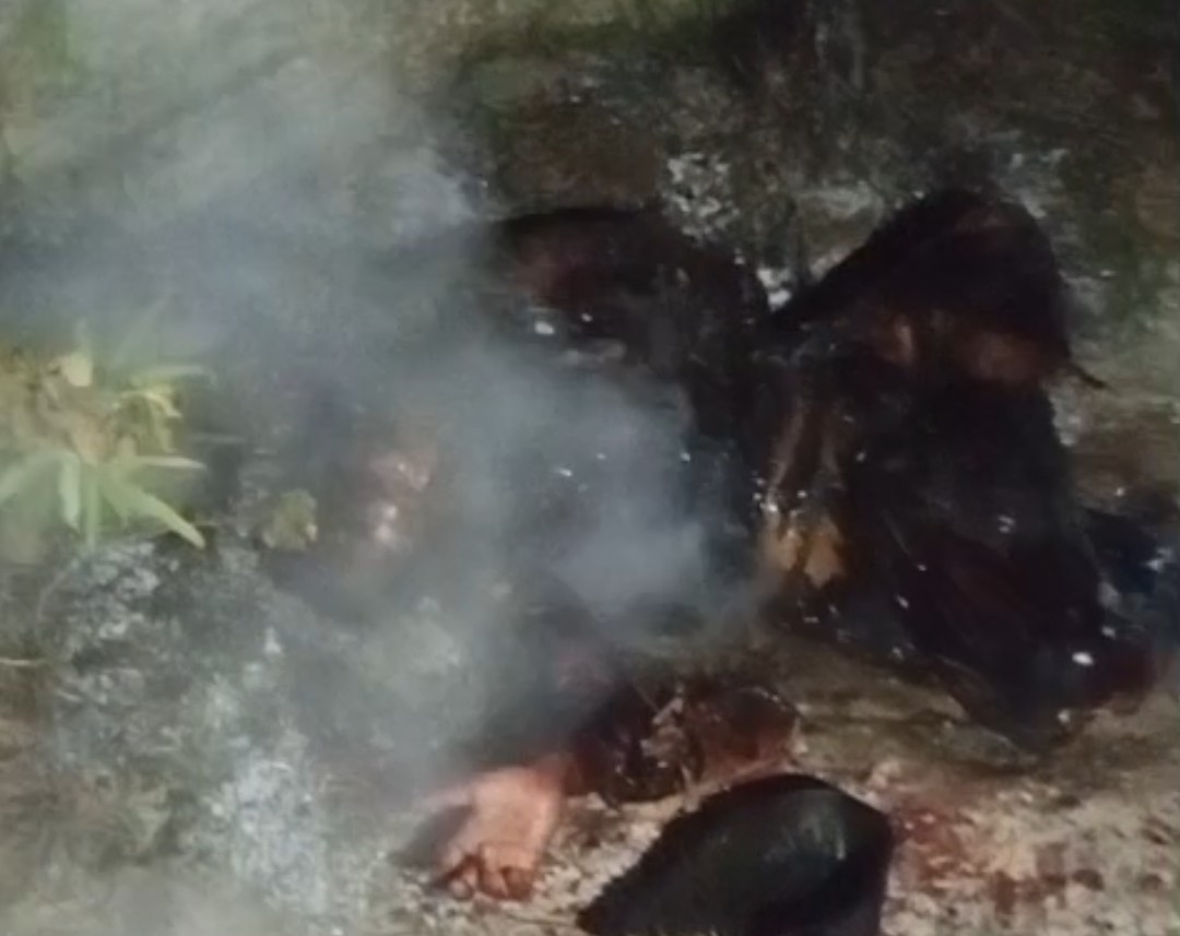 Pria Ditemukan Hangus Terbakar dan Bersimbah Luka Sajam di Pamekasan