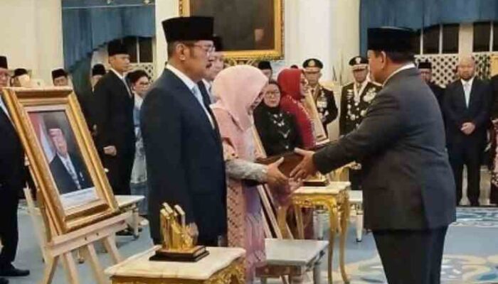 Prabowo Resmikan Soeharto dan Gus Dur Jadi Pahlawan Nasional