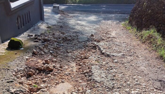 Jalan di Gapura Timur Hancur, Kepala Desa Dinilai Tutup Mata