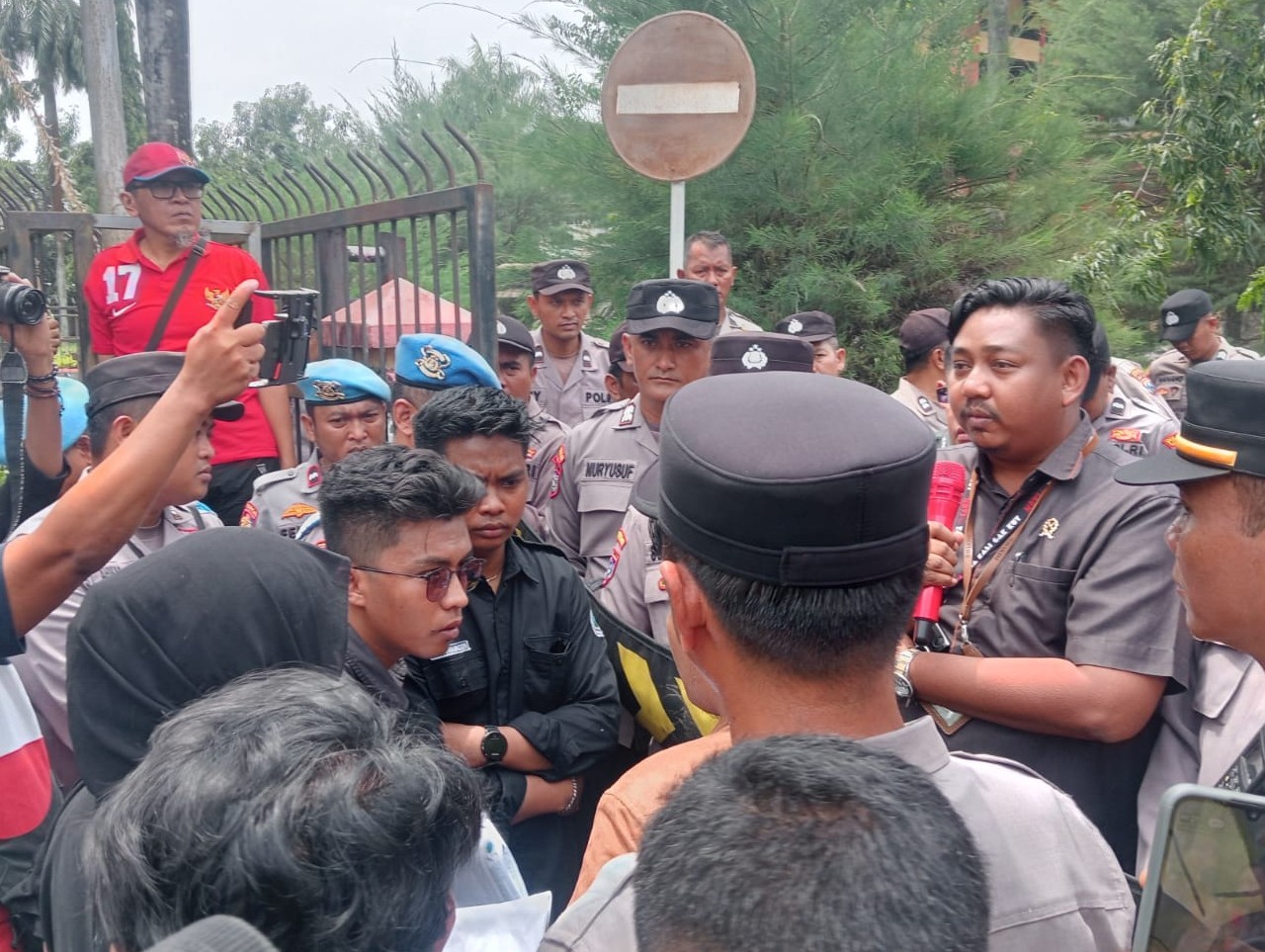 Kasus Cabul di Kangean Meledak, Warga Desak Hakim Hukum Pelaku Seumur Hidup