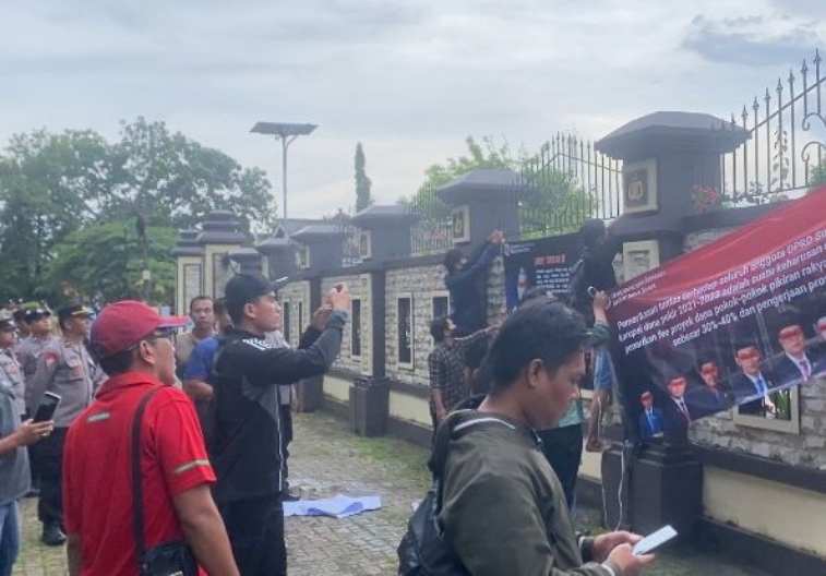 Dear Jatim Desak Polres Segera Atensi Laporan Korupsi Sumenep