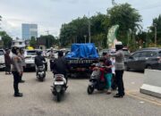 Polwan Sumenep Amankan Lalin Kota Sholat Jumat