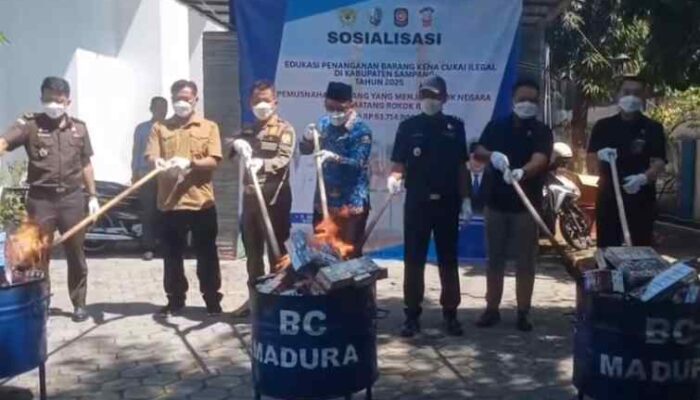 Negara Hadir, 36 Ribu Batang Rokok Ilegal Dimusnahkan di Sampang