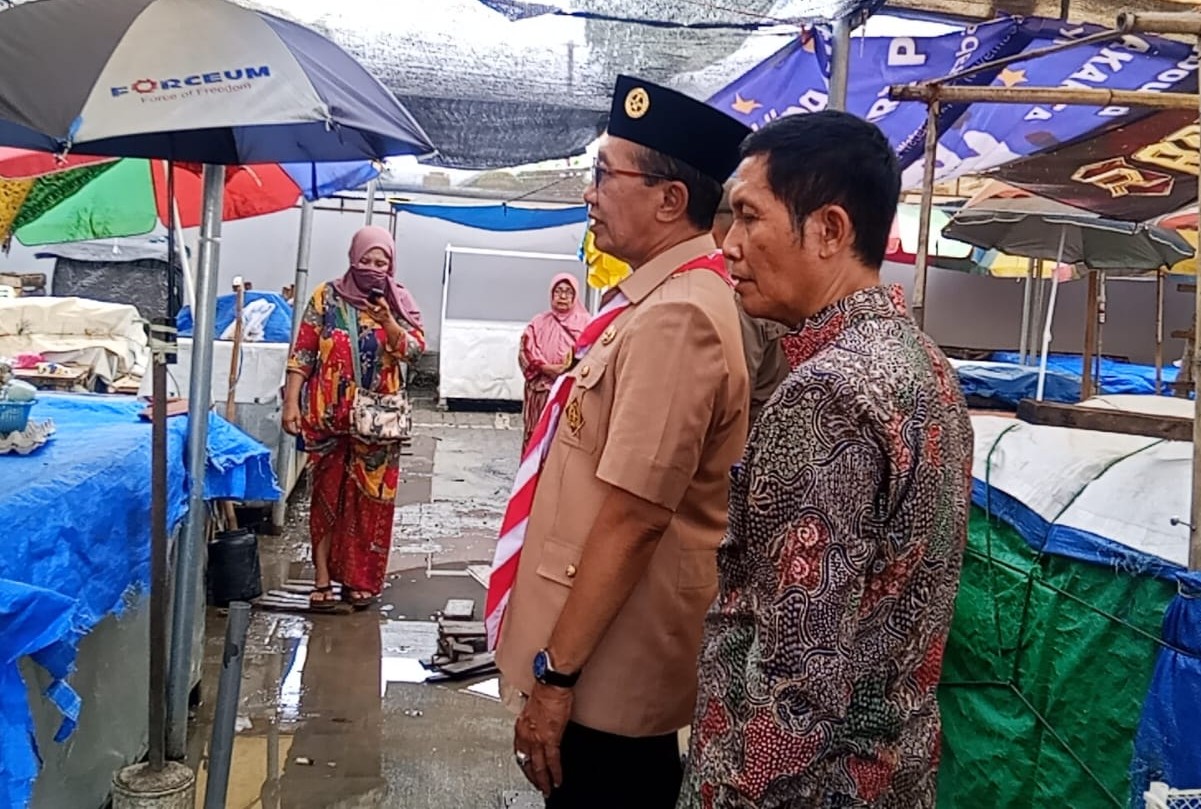 Sidak Bupati Bongkar Semrawut Pasar Kolpajung