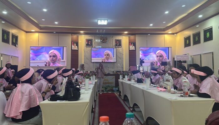 Peringati Hari Ibu, Srikandi IKA PMII Sumenep Dorong Perempuan Lebih Percaya Diri Lewat Beauty Class