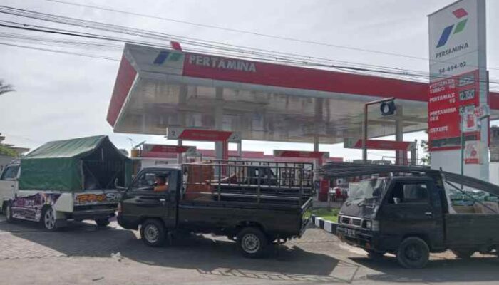 Antrean Solar Subsidi Tak Berujung di Sumenep, Distribusi Diduga Sengaja Dikunci Mafia BBM