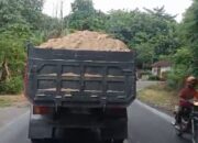 Sesuka Diri di Jalan Raya, Truk Pasir Telanjang Bukti Penegakan Hukum Mandul