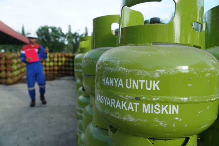 Rakyat Dicekik Harga LPG 3 Kg Tembus Rp100 Ribu di Kramian